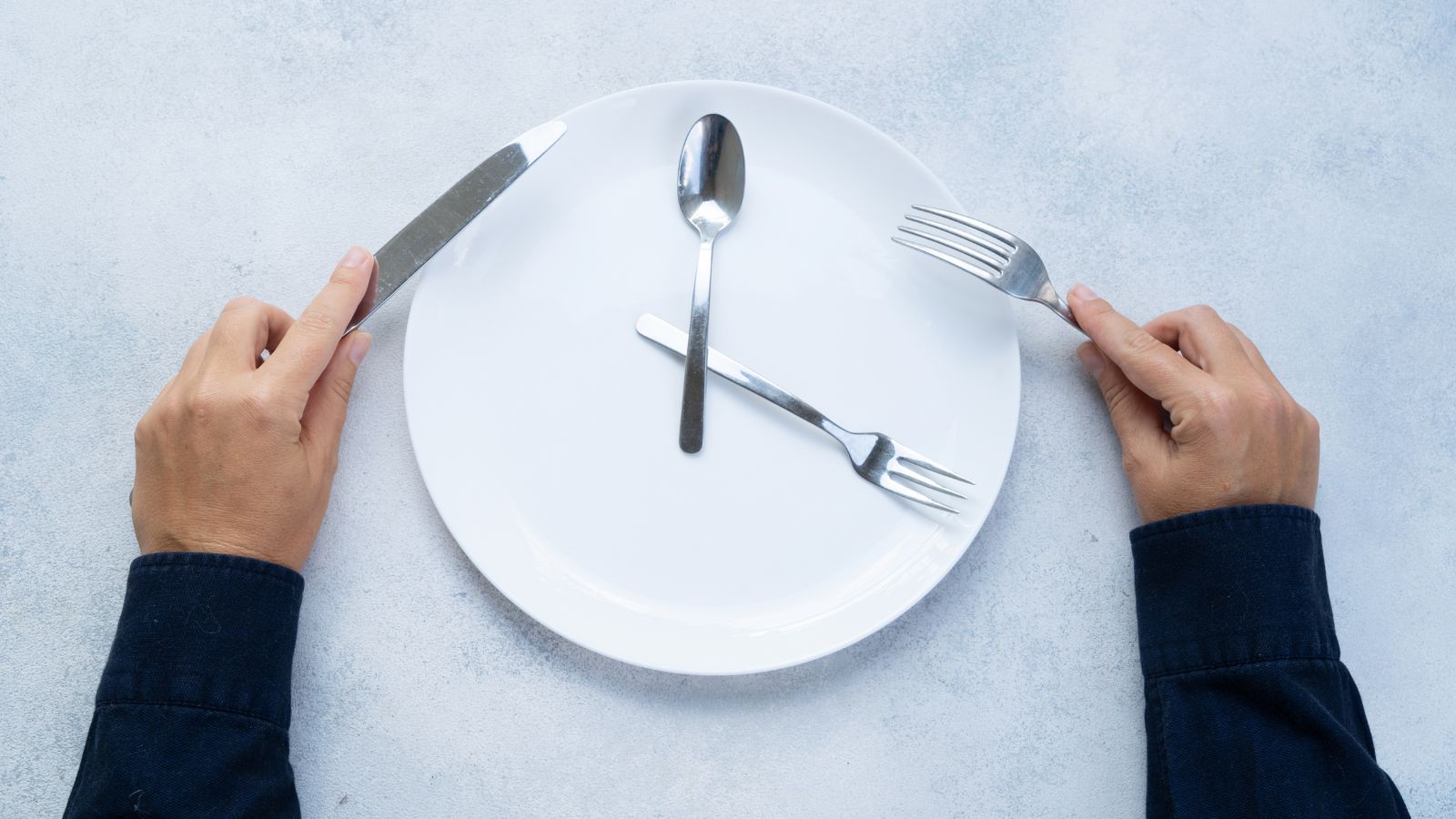 Dissecting the Benefits and Risks of the 16:8 Intermittent Fasting Diet!