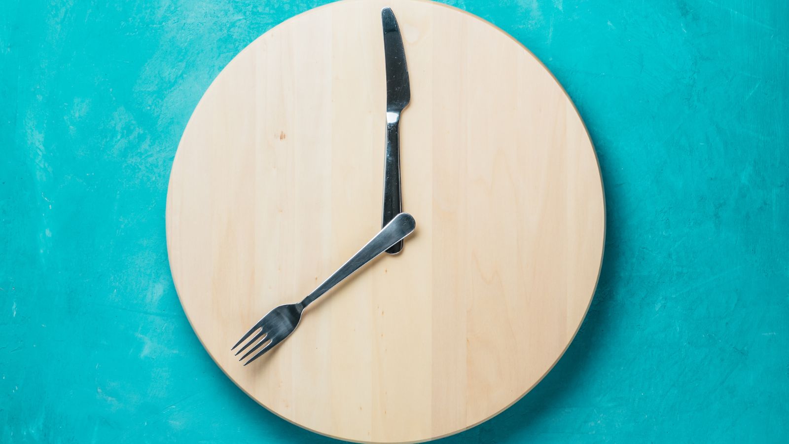 Exploring the Distinctions Between Eating Every 2 Hours and Intermittent Fasting!